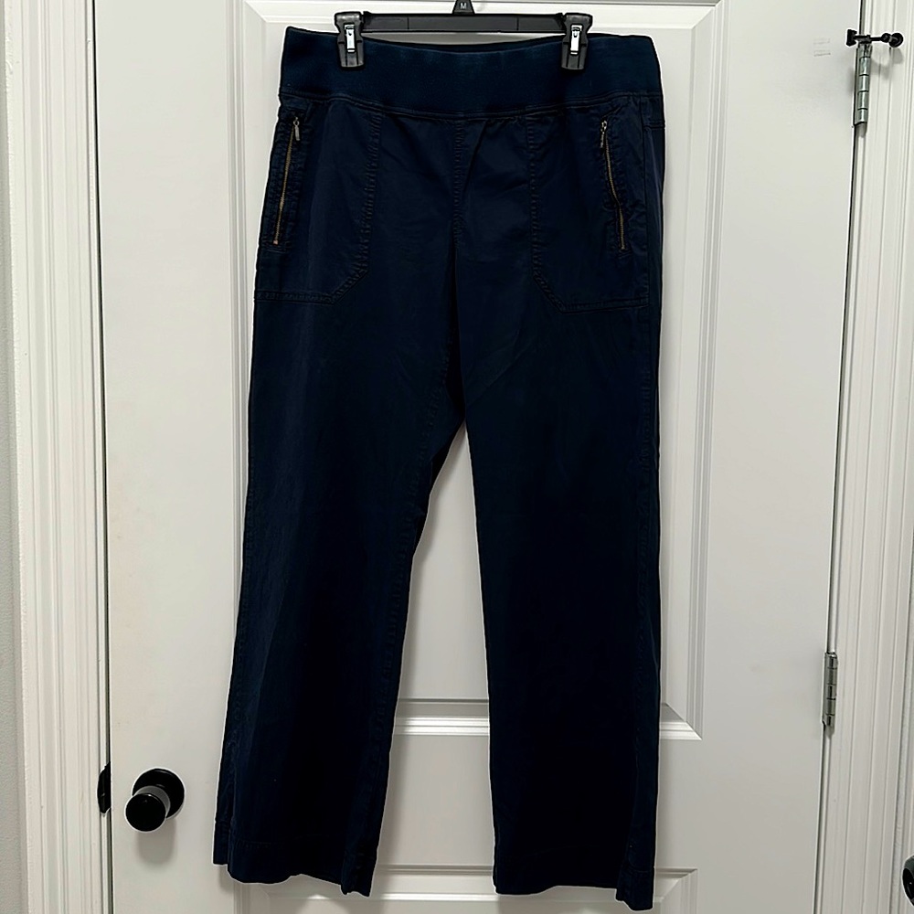 Orvis navy blue chino pants with a stretch waist band, size large